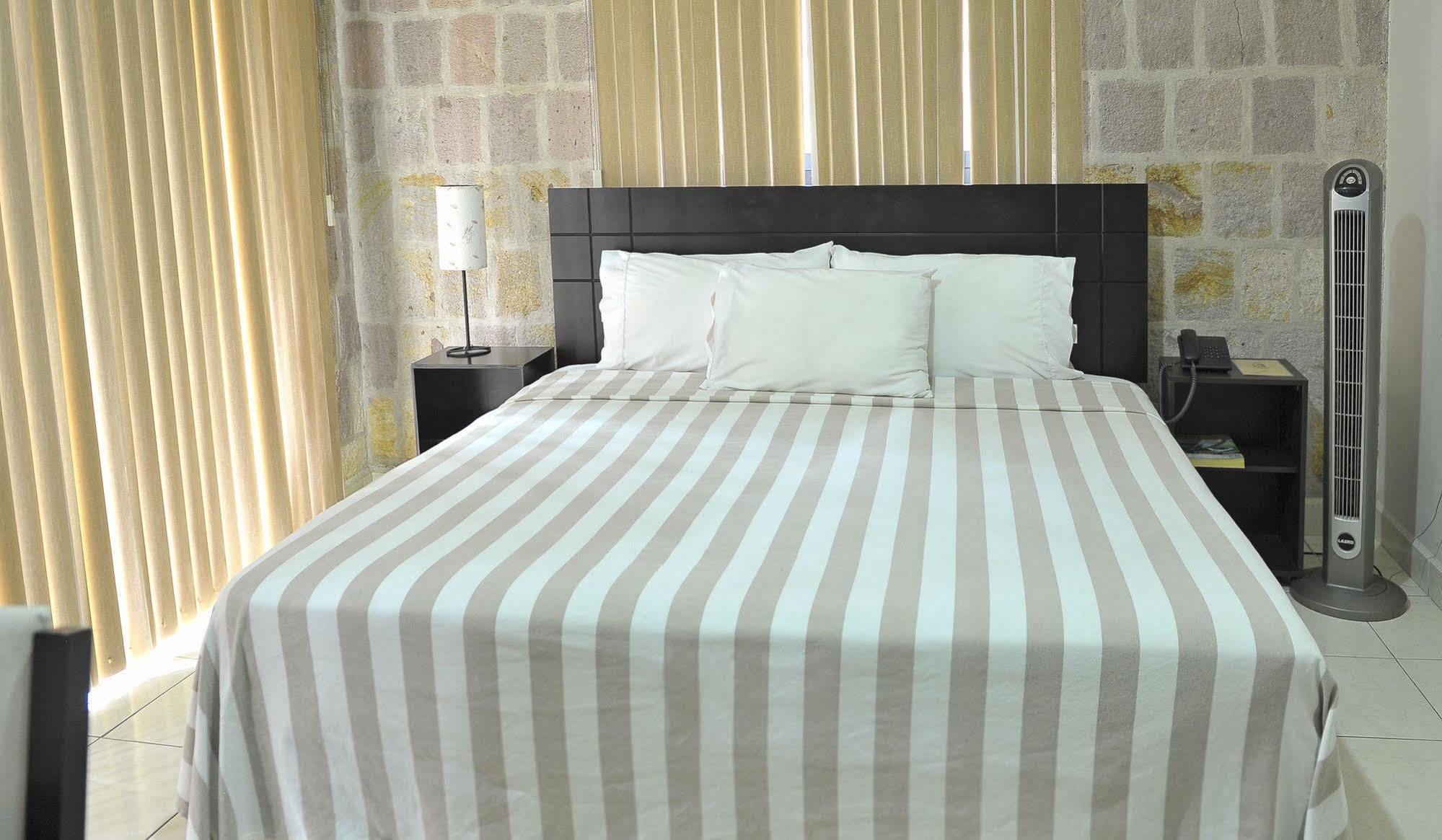 Hotel Casa De Los Dulces S Express มอเรเลีย ภายนอก รูปภาพ